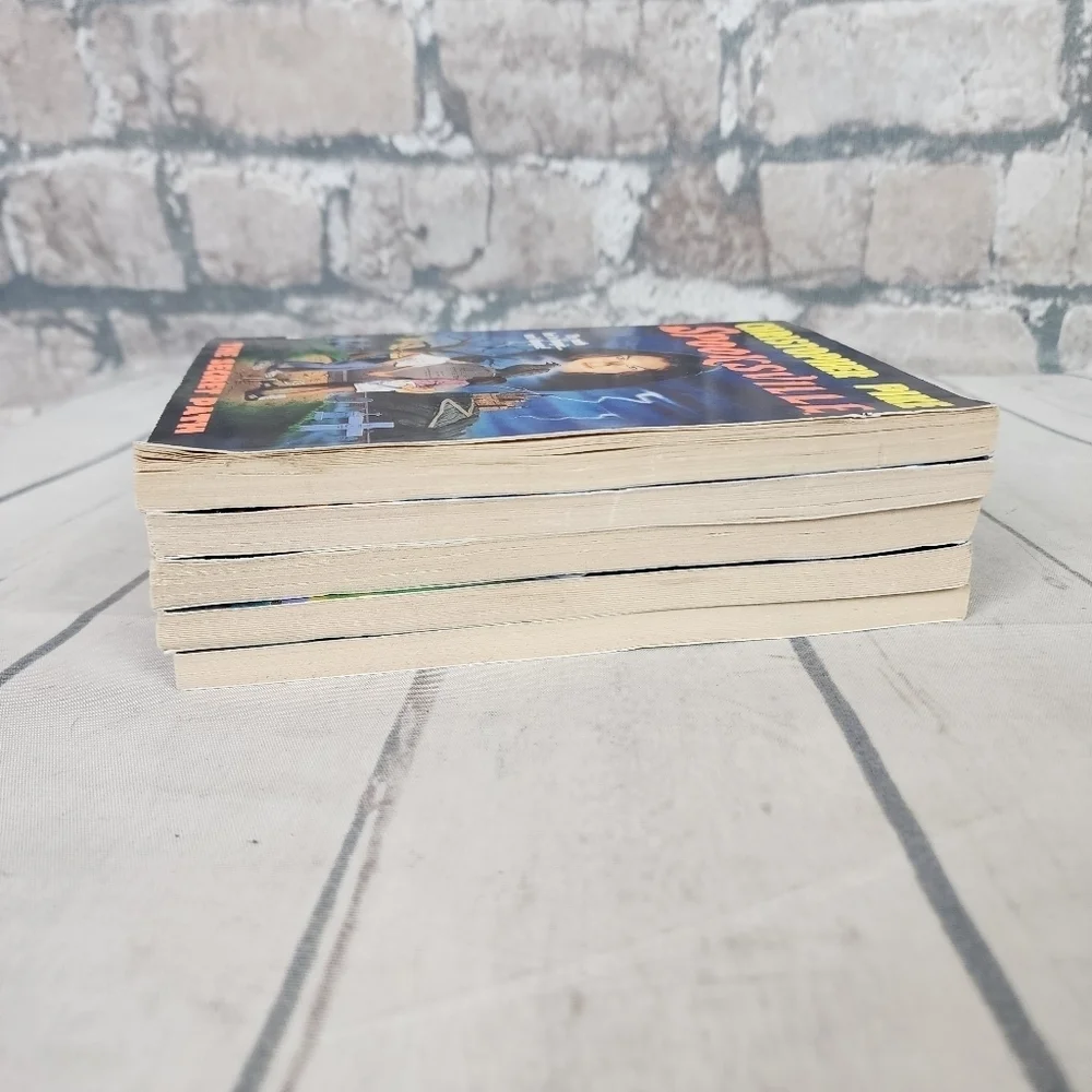 Vintage 90s Christopher Pike Spooksville Paperback Novels Set  of 5 - Picture 4 of 12